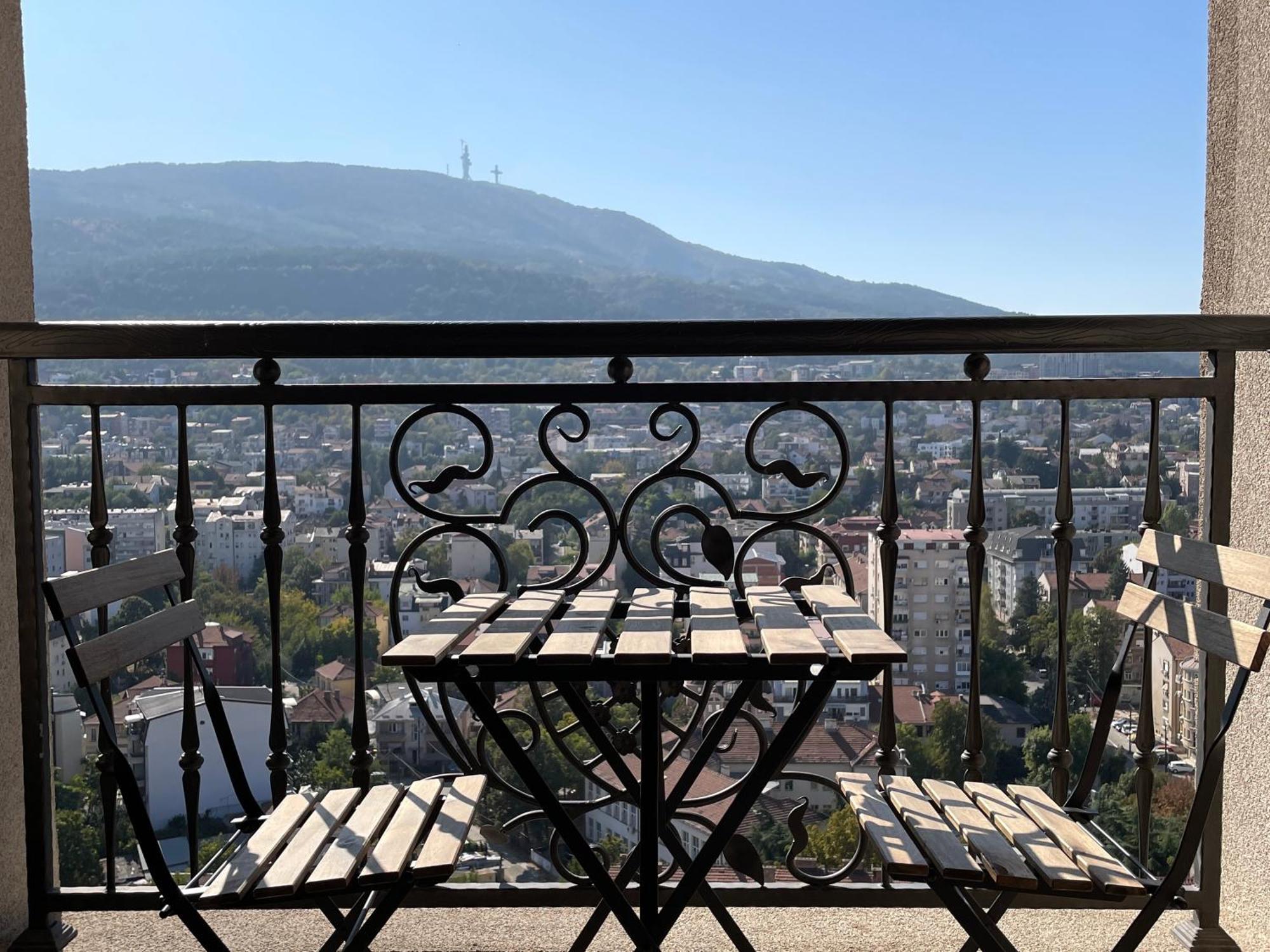Stylish Studio, Skopje Centre - Private Parking - Panoramic Views Luaran gambar
